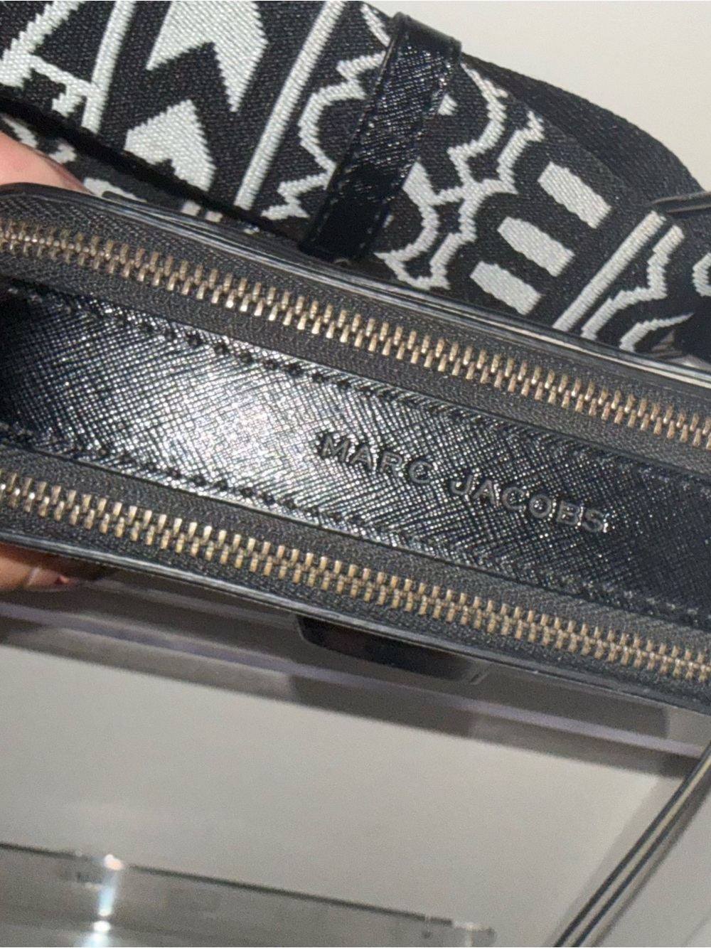 Marc Jacobs THE UTILITY Snapshot Crossbody Bag with Black Logo Strap PLUS Charm - Picture 10 of 12
